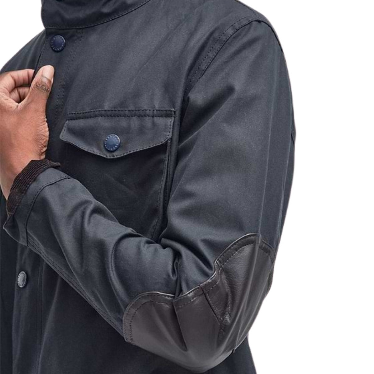 Barbour Ogston Wax Jacket Navy, die modern design combineert met Britse traditie.