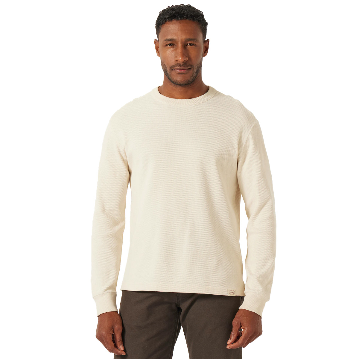 Filson Waffle Knit Thermal Crew Sand, gestyled op model voor maat