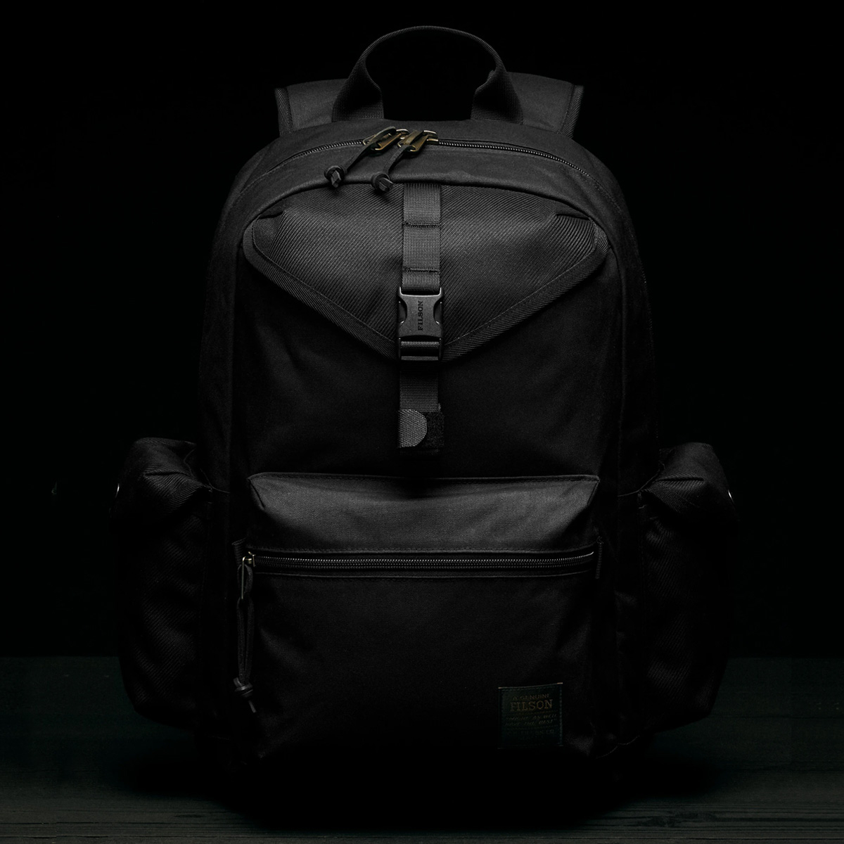 Filson Surveyor 36L Backpack Black, duurzame en veelzijdige rugzak die bestand is tegen intensief gebruik