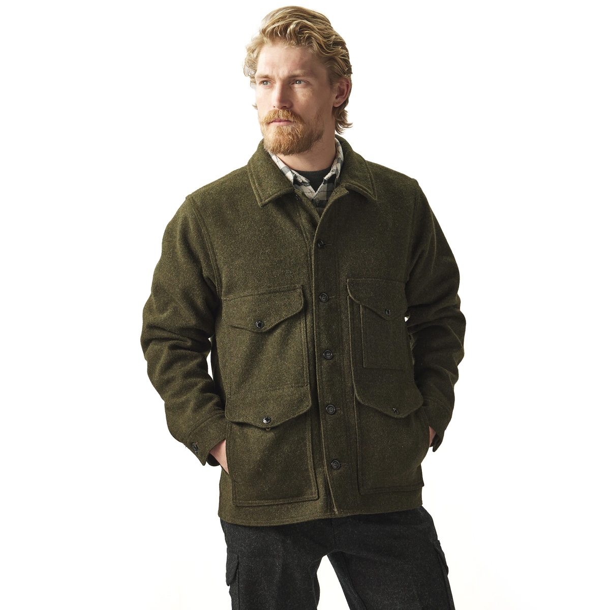 Filson Mackinaw Wool Cruiser Jacket Forest Green, gestyled op model voor maat