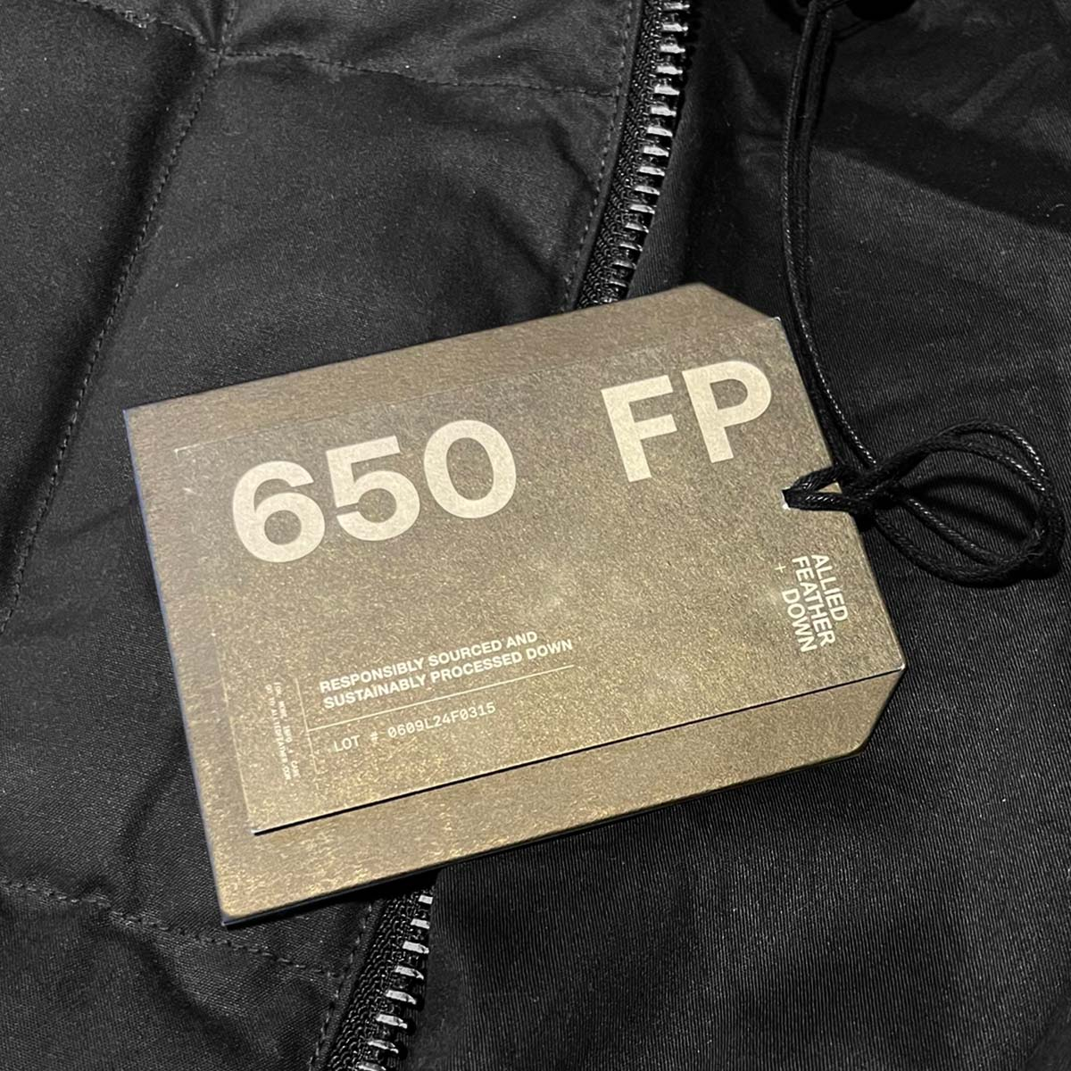 Filson Waxed Down Barn Coat, gemaakt met 650 FP eendendons