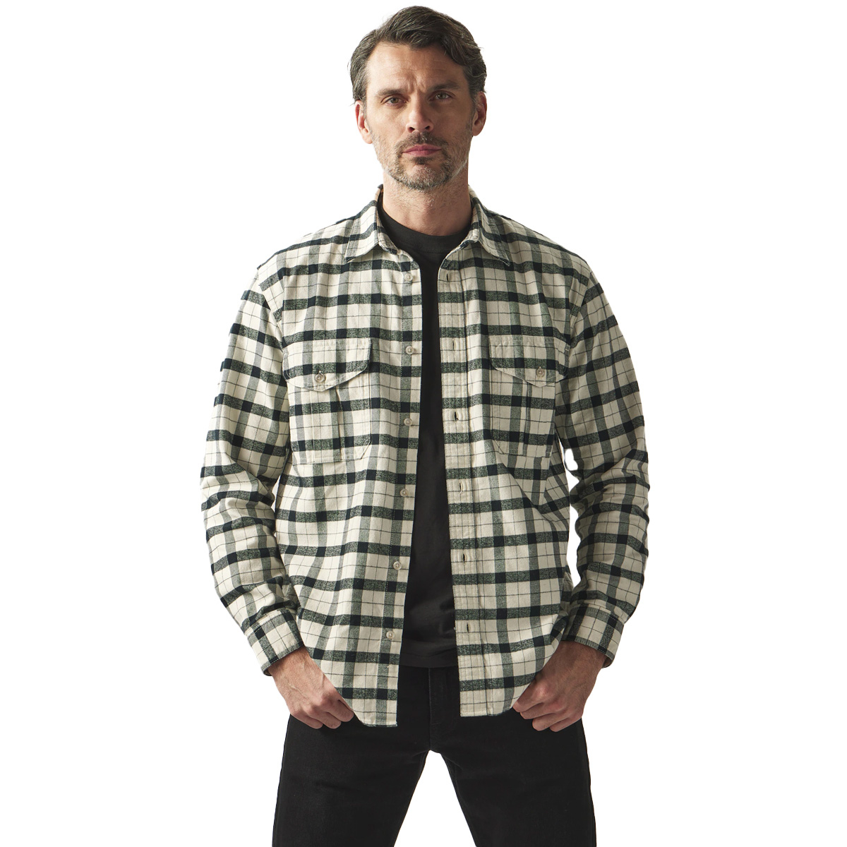 Filson Alaska Guide Shirt Cream/Black, gemaakt van 8-oz. katoen flanel dat bekend staat om zijn unieke combinatie van duurzaamheid, zachtheid en warmte