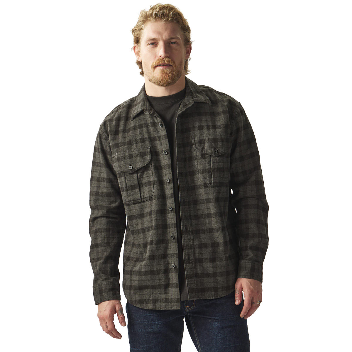 Filson Alaska Guide Shirt Heather Gray Black, gemaakt van 8-oz. katoen flanel dat bekend staat om zijn unieke combinatie van duurzaamheid, zachtheid en warmte