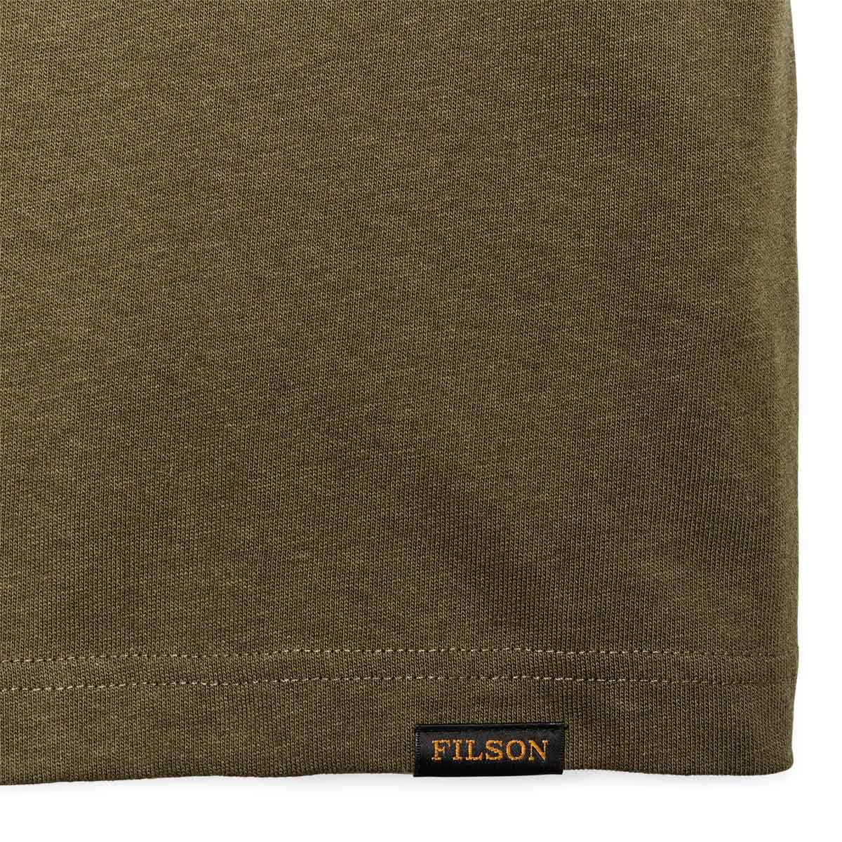 Filson Frontier Pocket T-Shirt Dark Olive, robuust shirt dat comfortabel in de hand ligt en zijn structuur behoudt, seizoen na seizoen