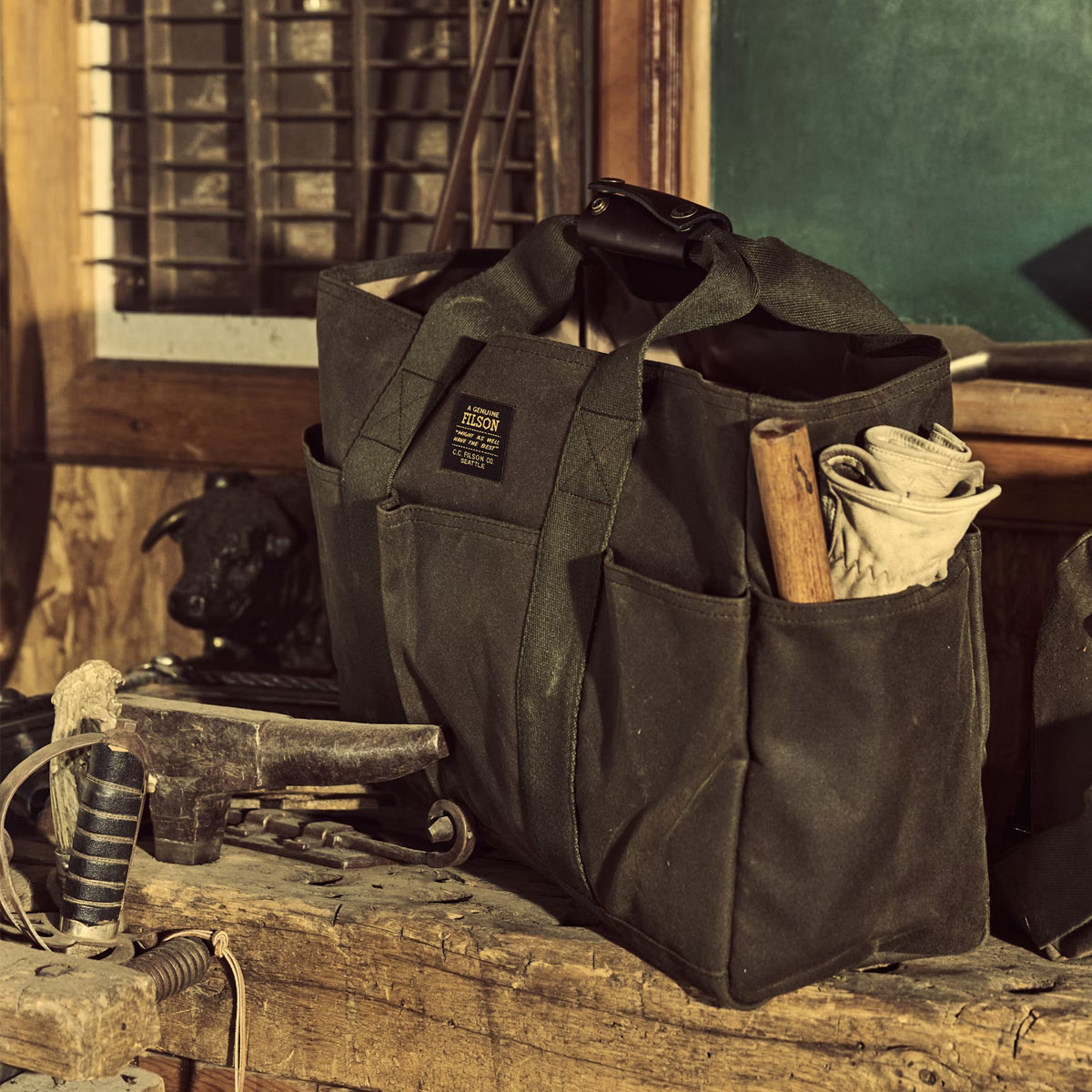 Filson Tin Cloth Supply Tote Otter Green, ruim hoofdcompartiment