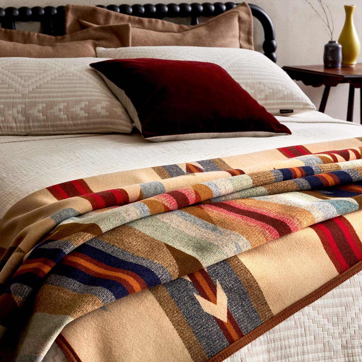 Pendleton Jacquard Unnapped Robe Wyeth Trail Beige, dekens perfect voor het draperen over een bed, voor picknicks, kamperen of lekker binnen zitten