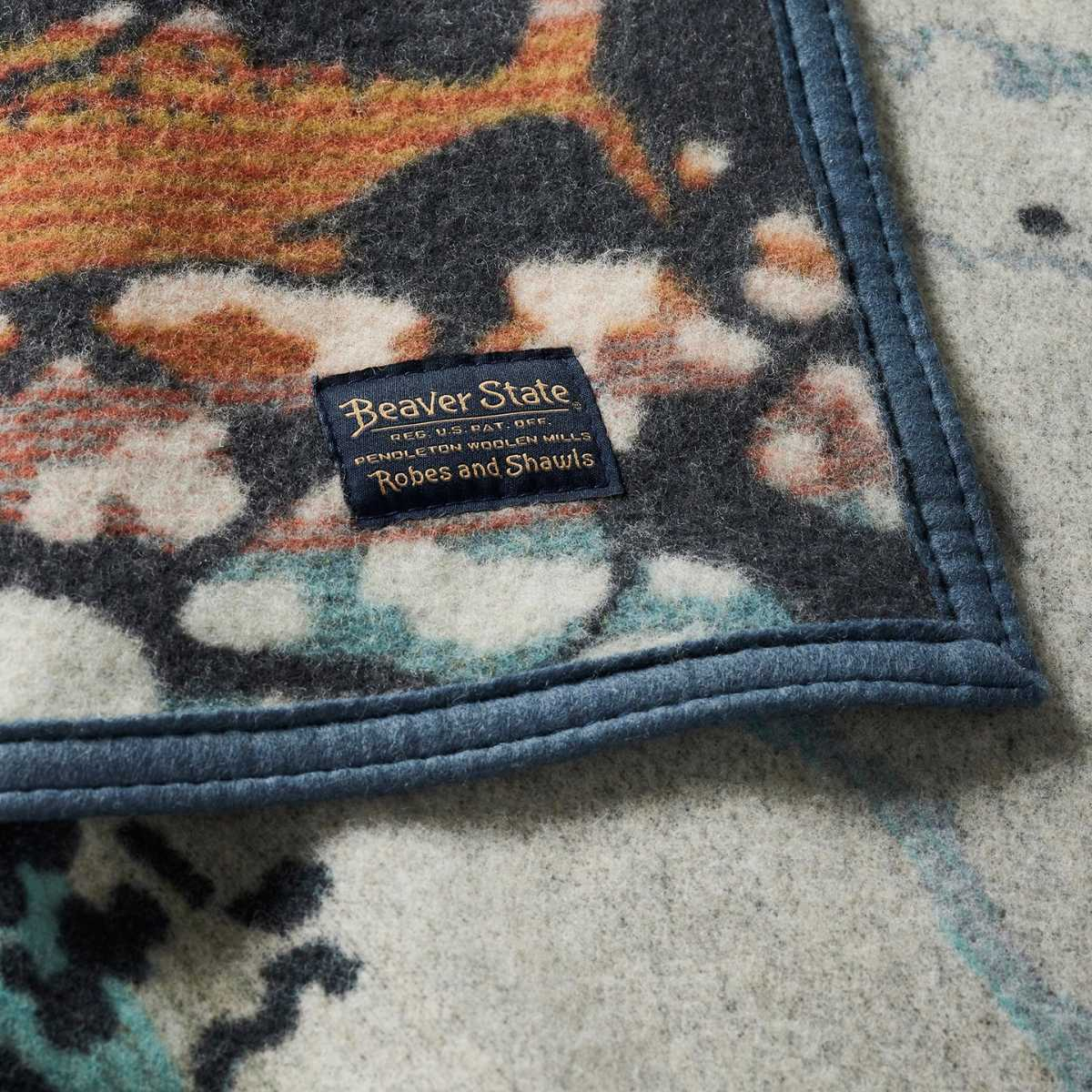 Pendleton Jacquard Napped Blanket Robe Four Corners, dekens perfect voor over het bed, voor picknicks, kamperen of lekker binnen zitten